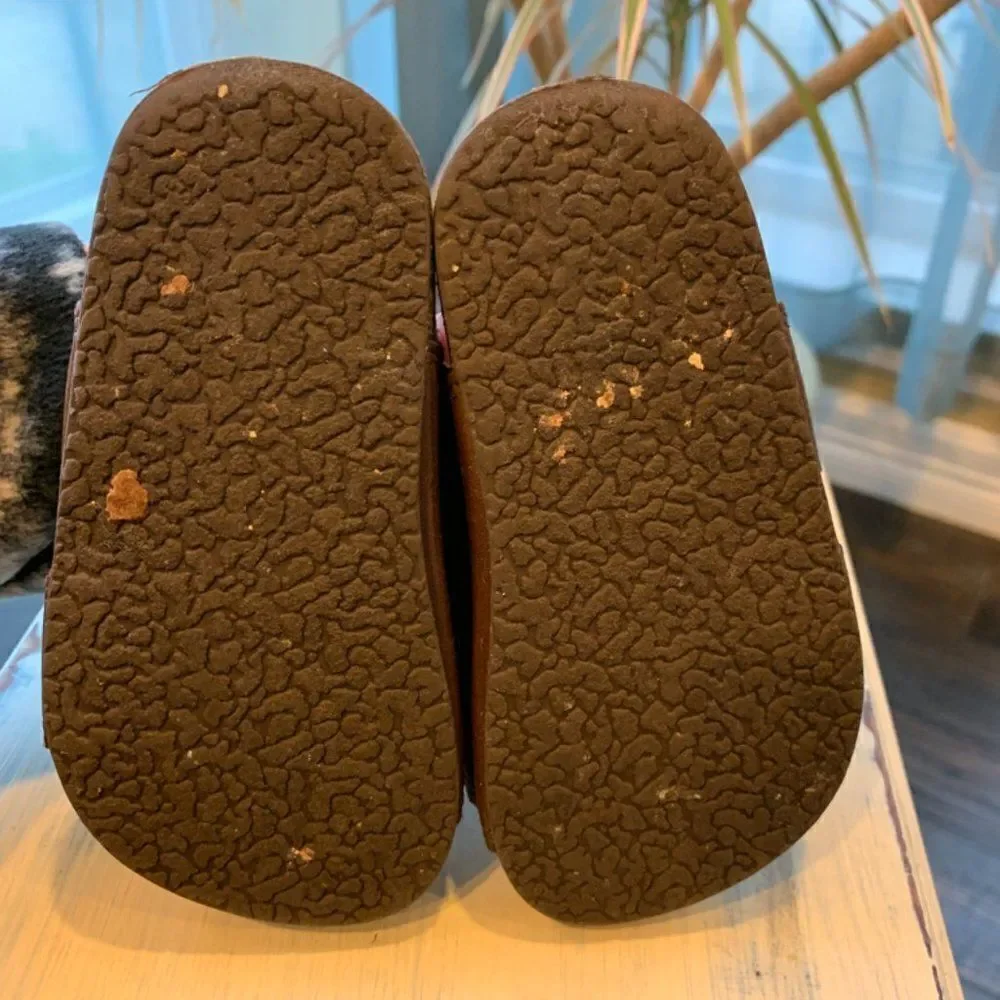 OshKosh Birkenstock Style Sandal. Size 7